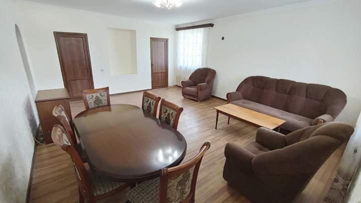 איג'באן Elegaya Guest House מראה חיצוני תמונה